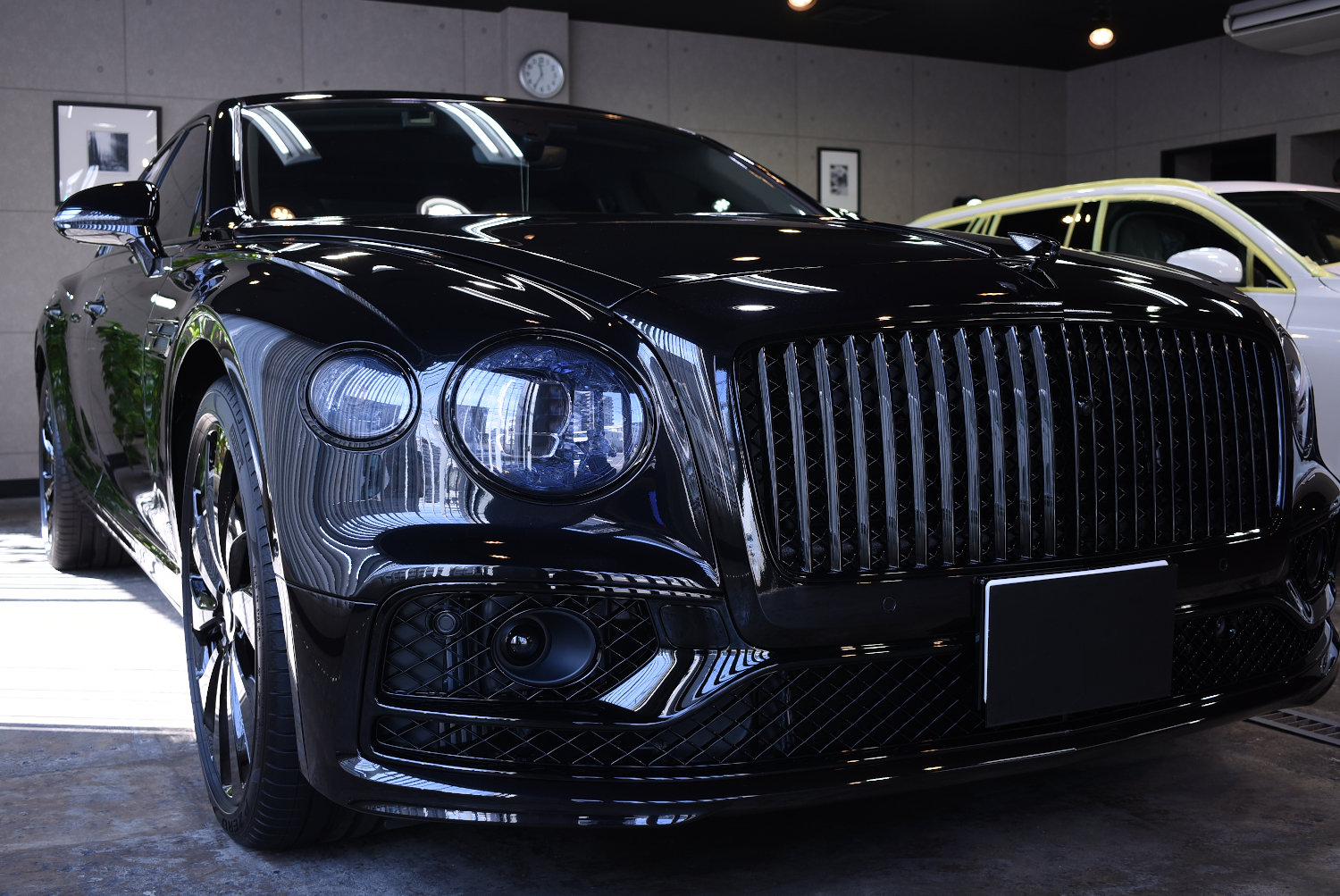 bentleyflyingspur_20230302_01.jpg