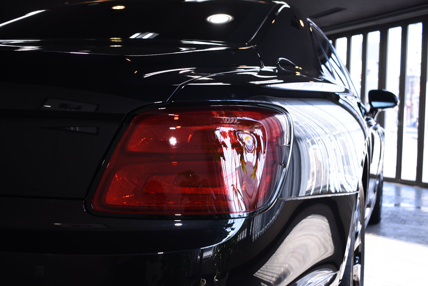 bentleyflyingspur_20230302_03.jpg