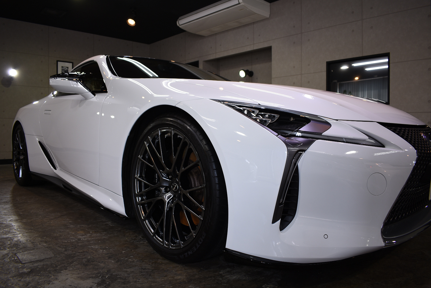 lexuslc_202106_08.jpg